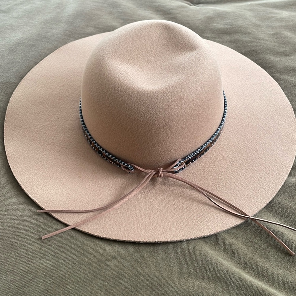 NEW Camel Colored Felt Hat from Paper Store